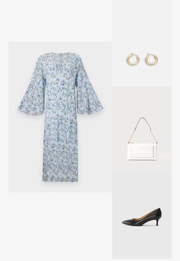 Blumenmusterkleid mit hellblauem Hintergrund, ausgestattet mit Glockenärmel, einem V-Ausschnitt und einem Allover-Druck aus grünen und gelben Blumen.; Schwarzer Lederpumps mit spitzem Zehenbereich, niedrigem Absatz und glatter Textur. Verfügt über eine leichte Öffnung an der Vorderseite und minimale Beschläge an der Rückseite.; Weißes Lederhandtasche mit strukturierter Oberfläche, ausgestattet mit einem goldenen Kettenriemen und schwarzen Akzenten. Enthält eine Fronttasche und einen Reißverschluss.; Lauren Ralph Lauren BASIC SMALL HOOP - Ohrringe - gold-coloured