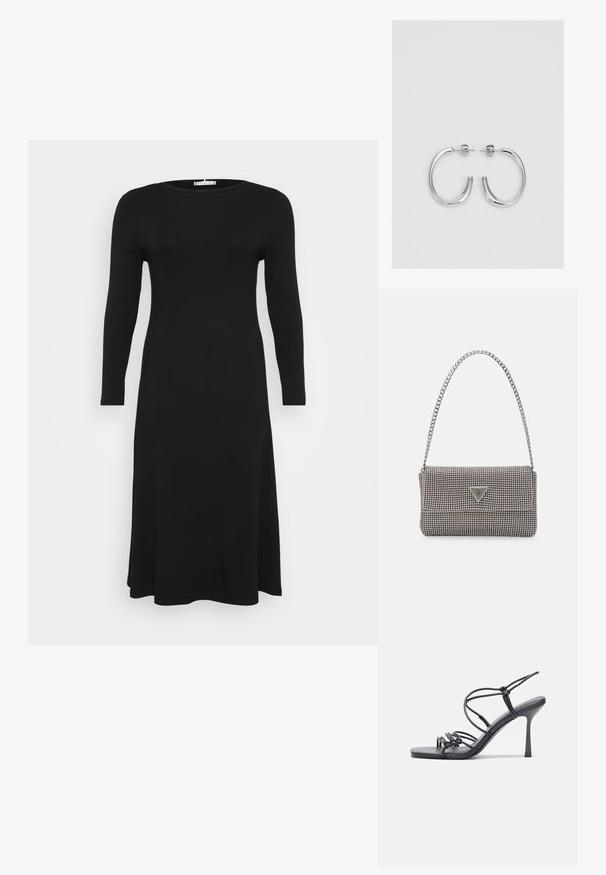 Schwarzes, langärmliges, geripptes Kleid mit Rundhalsausschnitt und fließender Silhouette, präsentiert vor einem schlichten weißen Hintergrund.; Schwarze, hochhackige Sandalen mit dünnen Riemen und einem geknoteten Design, einer glatten, rechteckigen Zehenpartie und einem eleganten Stiletto-Absatz.; Hellegraue metallische Handtasche mit einer Kettenriemen, verziert mit kleinen kreisförmigen metallic Nieten und einem dreieckigen Markenlogo.; Silberne Creolen mit einer glatten, glänzenden Oberfläche. Abgerundete Form, leichtes Design, mit einer Steckverschluss.