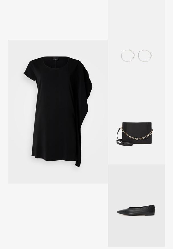 Musta lyhythihainen mekko, jossa on pyöreä pääntie, valuva malli, pehmeä kangas, epäsymmetrinen helma ja minimalistinen tyyli.; Musta nahkainen ballerinatyyppinen kenkä, terävä kärki, minimalinen muotoilu, sileä pinta, matala korko, ei näkyvää metalliosaa tai koristeita.; Musta nahkainen olkalaukku, jossa on sileä pinta, suorakulmainen muoto ja metalliketju yksityiskohtana edessä. Mukana säädettävä hihna.; Hopea rengas korvakorut, joissa on tyylikäs, pyöreä muotoilu, tasainen pinta ja ilman näkyviä koristeita. Halkaisija ei ole määritelty.