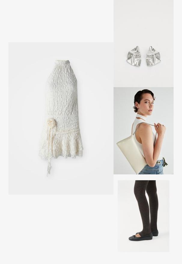 Vestido branco de renda sem mangas com gola alta, textura floral, cintura ajustada e bainha com babados, apresentando um cinto de flores de tecido.; Sapatos planos pretos com um pequeno laço na ponta, emparelhados com meias-calças caneladas castanhas escuras. Os sapatos têm uma textura suave e um design discretamente baixo.; Bolsa de mão retangular branca, feita de material brilhante, com uma alça em corrente prateada. Modelo posa, exibindo a bolsa contra um fundo simples.; Brincos de metal prateado com um design ondulante e escultural, apresentando um acabamento polido e formas irregulares, destacando uma estética contemporânea.