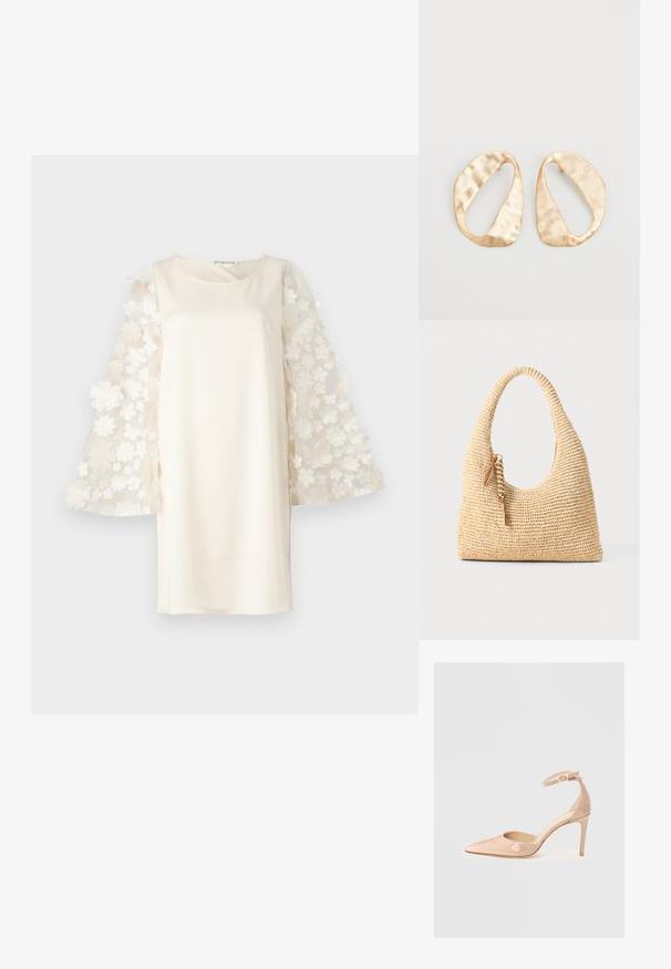 Hvid kjole med en glat stofkrop, der har gennemsigtige, blomsterforzinkede klokkeærmer. Enkel rund halsudskæring og løs pasform.; Nude patentlæder spidse tå sko med ankelrem og stilettohæl, der har en glat overflade og minimalistisk design.; Vævet beige håndtaske med et buet håndtag, struktureret overflade og en brun frynse detalje. Har en afslappet, hobo-form.; Et par uregelmæssige ovalformede øreringe i guldtonet metal med en tekstureret, let hamret overflade på en hvid baggrund.
