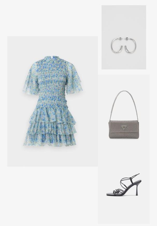 Malina MINNIE SHORT SLEEVE MINI DRESS - Vestido de dia - ditsy; As sandálias de salto alto pretas apresentam tiras finas com um design em nó, uma biqueira quadrada lisa e um elegante salto agulha.; Bolsa metálica cinza claro com uma alça de corrente, adornada com pequenos rebites metálicos circulares e um logótipo triangular da marca.; Brincos de argola prateados com um acabamento suave e brilhante. Forma arredondada, design leve, com fecho de pino.