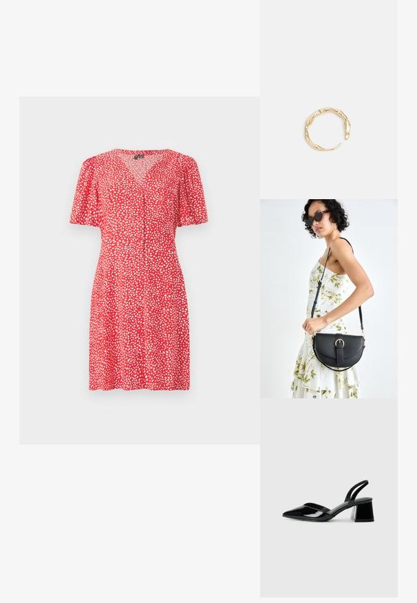 Abito rosso con scollatura a V e maniche corte a sbuffo. Presenta un motivo a pois bianchi e dettagli con bottoni lungo il davanti. Tessuto leggero.; Décolleté in vernice nera con punta affusolata e tacco in geometria cubica. Presentano un design elegante e minimalista, con una texture liscia.; Borsa a tracolla nera in pelle con una forma curva, manico rimovibile e accessori dorati. La borsa presenta una patta con un dettaglio a fibbia.; Anello in tono oro con un design organico e Twisted, caratterizzato da una superficie liscia e punte affusolate, che crea un aspetto moderno e scultoreo.