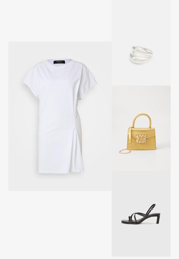 Replay Jerseykleid - white; Schwarze Sandale mit Riemchen, quadratischer Zehenform und niedrigem Blockabsatz. Verfügt über mehrere dünne Riemen und einen verstellbaren Knöchelriemen. Hergestellt aus glattem Leder.; Gelbe Kunstleder-Handtasche im Krokodil-Look mit strukturiertem Design, Obergriff, abnehmbarem Kettenriemen und dekorativer Kristallverzierung am Verschluss.; Silberner Doppelring mit einer glatten, polierten Oberfläche. Verfügt über ein fließendes, kurviges Design mit überlappenden Abschnitten für einen modernen Look.