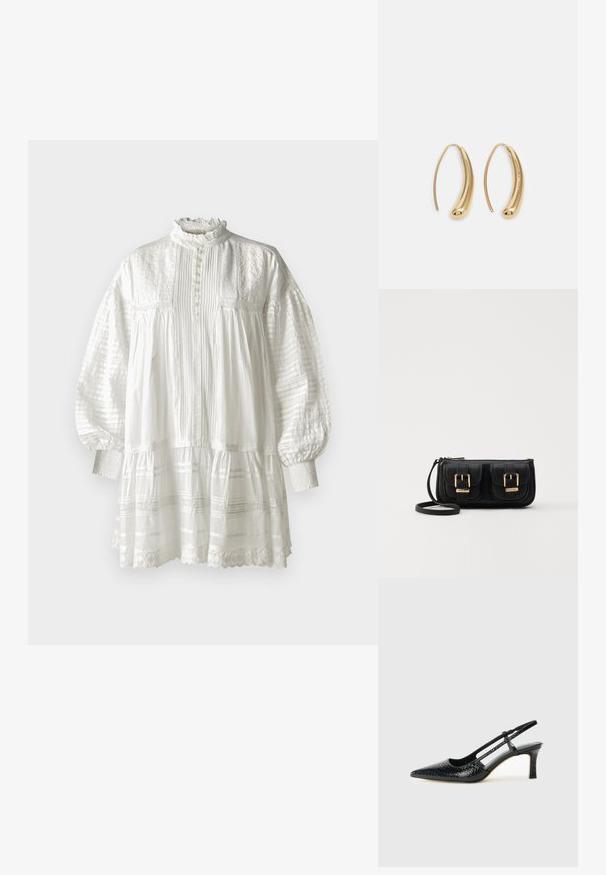 Vanessa Bruno DIANE - Jurk - blanc; Zwart patent slingback hak met een spitse neus, voorzien van een gestructureerde slangenprint, verstelbare band en een korte, gestructureerde blokhak.; Zwarte leren schoudertas met twee vo pockets, gouden gespen, ritsluiting en een smalle band. Tekstuur oppervlak en compacte rechthoekige vorm.; Gouden metalen oorbellen in de vorm van een gebogen, verlengde hoop. Kenmerkend zijn het gladde, glanzende oppervlak en de afgeronde punt voor extra detail.