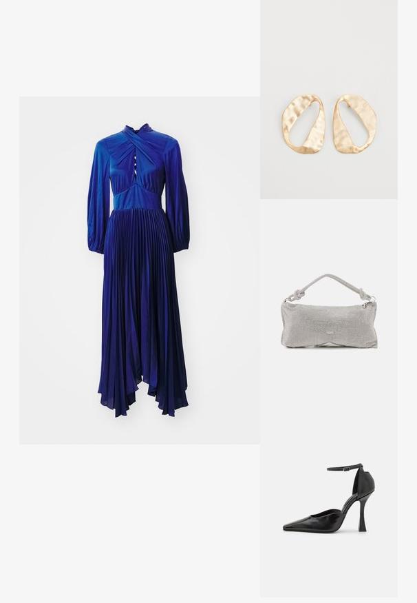 Alice + Olivia Proginė apranga - royal; Juodos aukšto kulno botai su blizgiu paviršiumi, smailiu pirštu, kulkšnies dirželiu ir skulptūriniu stiletto kulnu. Lygus paviršius ir elegantiškas dizainas.; Sidabrinė metalinė tinklelio rankinė su mazgo aplinkiniu rankena, užtrauktuko uždarymu ir geometrine kūno forma su lygiu paviršiumi.; Nedidelis nereguliarus ovalo formos aukso tono metalinių auskarų pora su tekstūruota, šiek tiek kalta paviršiumi ant balto fono.