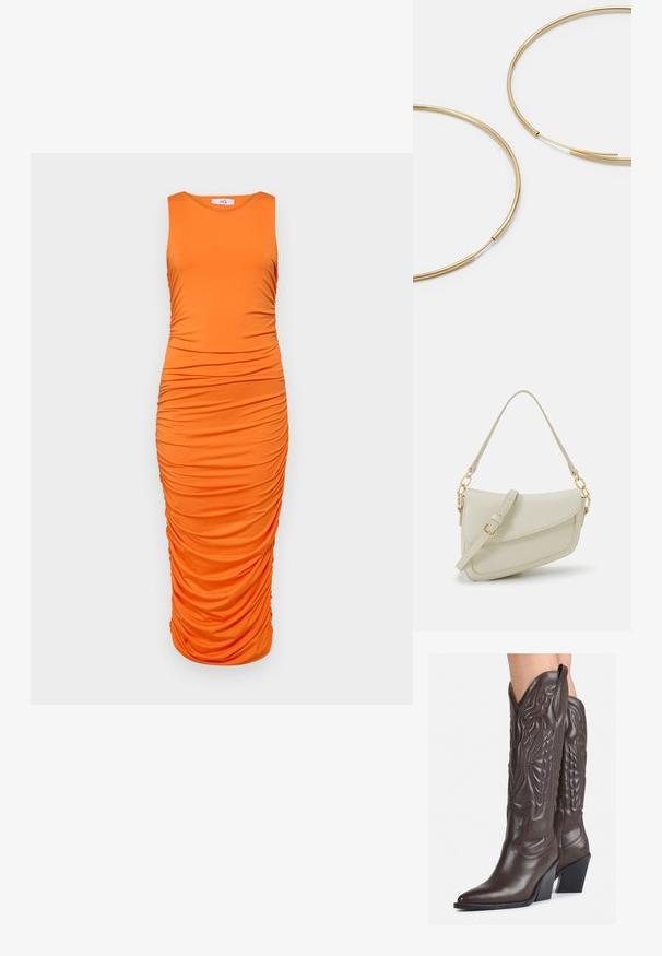 Oranža bezpiedurkņu pieguļoša kleita ar horizontālu pūkumu gar ķermeni, gluda elastīga auduma, ceļa garuma dizains.; Brūni ādas kovboju zābaki ar norādītu purngalu un blokveida papēdi, ar detalizētu šūšanu un paceltiem akcentiem uz kājas daļas.; Maza krēmkrāsas rokas soma ar teksturētu apdari, garu regulējamu siksniņu, ķēdes akcentu un vāciņa aizdari. Zelta aparatūras detaļas.; Zelta krāsas auskari gredzena formā, plāni un apaļi, ar gludu metāla apdari un bez rotājumiem vai zīmējumiem.