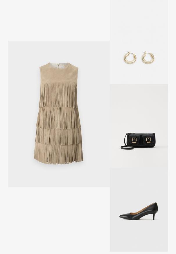 Bežs zamšs kleita ar slāņotu fringu detalizācijām. Apaļš kakls ar rāvējslēdzēju aizmugurē. Gluda tekstūra, virs ceļgaliem.; Melnas ādas augstpapēžu kurpes ar pīlādžu purngalu, zemu papēdi un gludu virsmu. Raksturīga neliela atvere priekšā un minimāls aprīkojums aizmugurē.; Melnas ādas crossbody soma ar divām priekšējām kabatām, zelta sprādzēm, ar rāvējslēdzēju aizdari un šauru siksnu. Strukturēta virsma un kompakta taisnstūra forma.; Lauren Ralph Lauren BASIC SMALL HOOP - Auskari - gold-coloured
