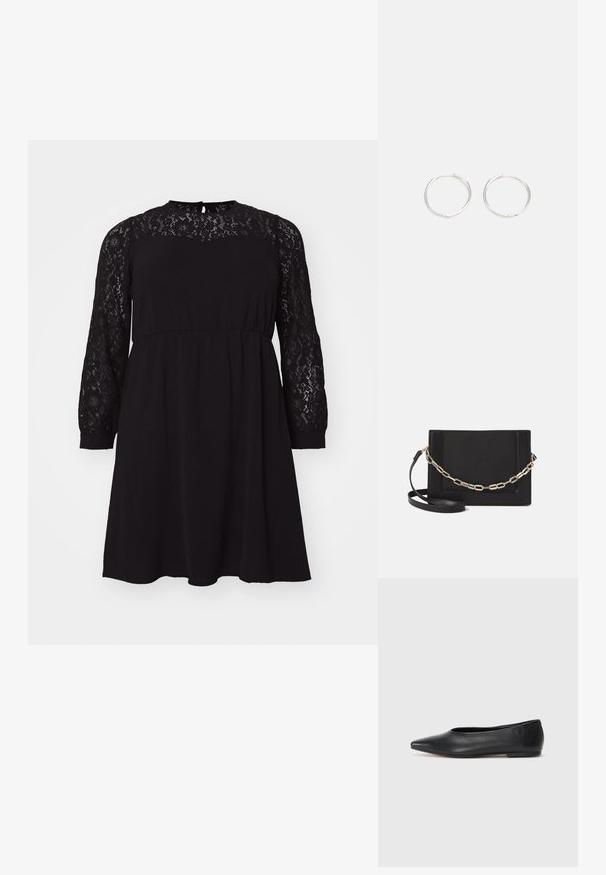 Juoda suknelė su nėriniuotu audiniu ilguose rankovėse, apvaliu iškirpimu ir elastinga juosmeniu, su laisvu, plazdančiu siluetu.; Juodas odinis baleto batas, su smailiu pirštu, minimalistinio dizaino, lygiu paviršiumi, žemo profilio kulnu, be matomos aparatūros ar papuošimų.; Juodas odinis per petį nešiojamas krepšys turi lygų paviršių, stačiakampio formą ir metalinę grandinėlę priekyje. Pridedama reguliuojama dirželis.; Sidabrinės auskarai žiedai su sėslia, apvalia forma, pasižymintys lygia paviršiumi ir be matomų puošmenų. Svoris nenurodytas.