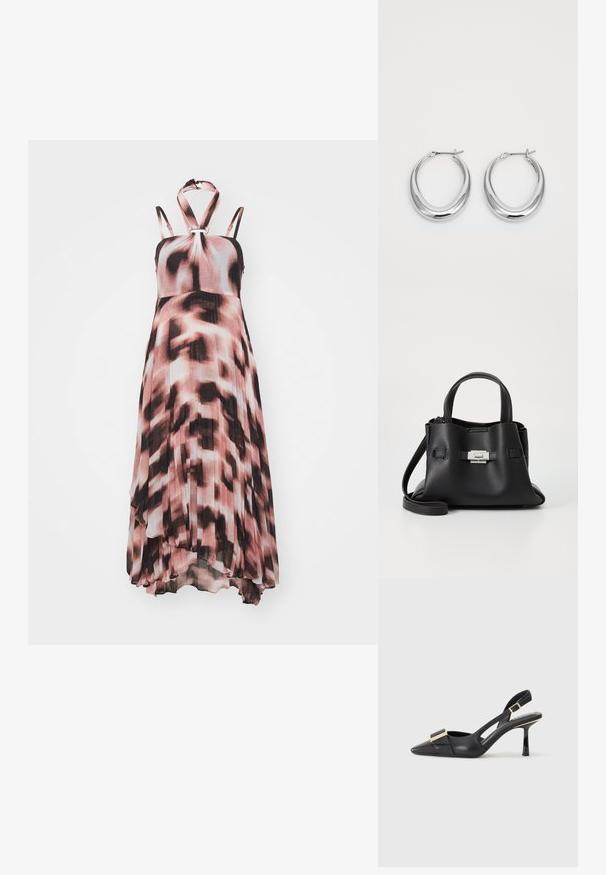 Lengvas audinio suknelė su kaklo diržu, kuriame derinami rožinė, juoda ir balta abstrakčios raštai, su tekanti, sluoksniuota sijono apatine dalimi.; Juodas odinis batelis su atviru kulnu, smailiu pirštu, liekna kulniuku ir auksinės spalvos detalėmis ant batus. Lygus paviršius ir struktūrizuotas dizainas.; Juodas odinis rankinės su tekstūruota apdaila, turintis dvi viršutinės rankenos, nuimamą peties diržą ir sidabrinį užsegimą.; Poliruoti sidabro pusmėnulio formos auskarai su užlenkiamais užsegimais ant balto fono.