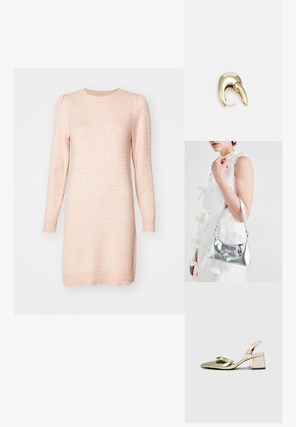 Ilgi piedurkņu, apaļā kakla džemperkleita maigi gaiši rozā krāsā. Tekstūrēts adījums ar smalkiem reljefiem rakstiem, pieguļoši aproces un taisna silueta.; Zeltaini, metāla kurpes ar siksniņām, norakans purngalis un masīla papēdis. Gluda tekstūra, minimālisma dizains un šaura siksna.; Sudraba metāla rokassoma ar struktūru formu, aprīkota ar augšējo rokturi un priekšpusē esošu loku. Gluda tekstūra, atstarojoša virsma.; Zeltīti metāla auskari ar gludu, izliekta dizaina. Ar atšķirīgu smailu formu, pulētu virsmu un eņģu aizdari.