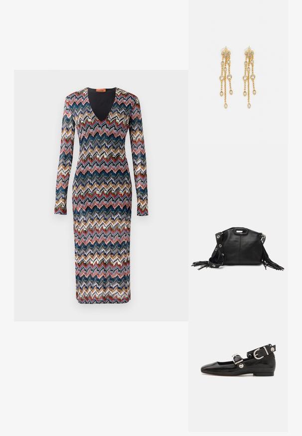 Ilgaamžių rankovių suknelė, dekoruota zigzago raštu mėlynais, raudonais, kreminiais ir auksiniais atspalviais. V-kaklo dizainas; megztas audinys su prigludusiu siluetu.; Juodas lakinės odos plokščias batelis su kvadratiniu pirštu, kulkšnies dirželiu su sidabro detalėmis ir plokščiu padu. Sklandus paviršius su minimalistišku dizainu.; Maje MISS MINI - Rankinė per petį - noir; Aukso spalvos auskarai su keliais kaskadiniais grandinėlėmis, su skaidriais ovaliais kristalų akcentais ir dekoratyviniais auskarų priekiais.