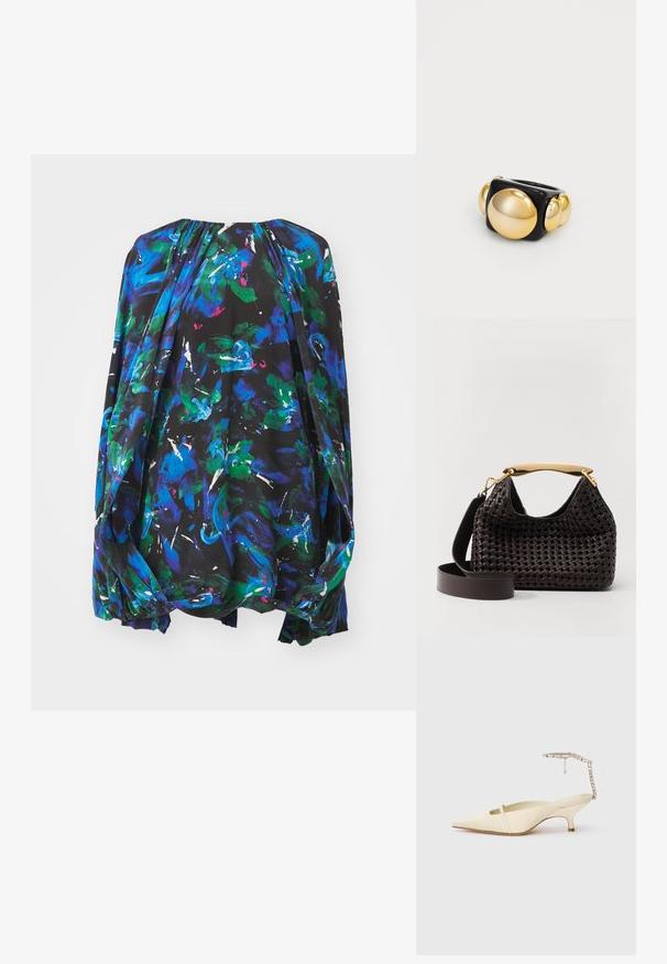 Bluză fluidă neagră, cu modele florale abstracte vibrante în nuanțe de albastru, verde și alb. Decolteu rotund cu detalii plisate și mâneci largi.; Ciorap cu toc slingback în formă de vârf ascuțit, de culoare crem, cu o curea subțire în față și o curea pentru gleznă împodobită cu bijuterii, pe fundal alb.; Elleme BOOMERANG WOVEN - Geantă de mână - brown; La Manso SQUARE ICONIC - Inel - black
