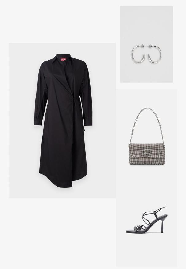 Melnas pogām apģērbts kleita ar garām piedurknēm, pārklājuma dizains un josta. Izgatavota no gludas auduma ar tīru, taisnu siluetu.; Melnas augstpapēžu sandales ar plāniem siksniņām un mezgla dizainu, gluda kvadrātveida purngalu un elegantu stiletto papēdi.; Gaiši pelēka metāla rokassoma ar ķēdes siksnu, rotāta ar mazām apaļām metāla kniedēm un trīsstūra zīmola logo.; Sudraba riņķveida auskari ar gludu, spīdīgu apdari. Apaļas formas, viegla dizaina, ar aizdari uz stieples.