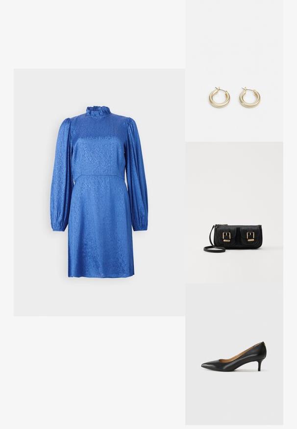 Niebieska sukienka z długimi, bufkowymi rękawami, wysokim falbaniastym kołnierzem oraz teksturowanym kwiatowym wzorem. Tkanina ma gładki połysk i dopasowaną talię.; Czarne skórzane szpilki z wąskim noskiem, niskim obcasem i gładką fakturą. Posiadają lekko otwarte przody i minimalne okucia z tyłu.; Czarna skórzana torba na ramię z dwoma przednimi kieszeniami, złotymi klamrami, zamkiem błyskawicznym i cienkim paskiem. Teksturowana powierzchnia i kompaktowy prostokątny kształt.; Lauren Ralph Lauren BASIC SMALL HOOP - Kolczyki