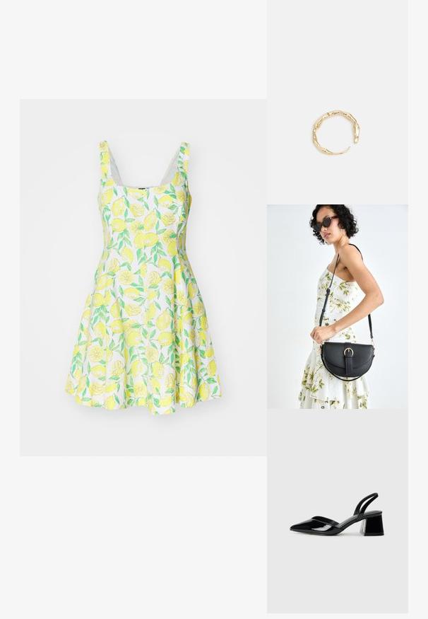Ärmlös klänning med citronmönster gjord av lätt tyg, med en utsvängd kjol och vit bakgrund med gröna blad och gula citroner.; Svarta lackläder slingback klackar med spetsig tå och geometrisk klack. Har en elegant, minimalistisk design och slät yta.; Svart läderhandväska med en böjd form, avtagbar rem och guldiga detaljer. Väskan har ett lock med en spänndetalj.; Ring i guldutförande med en organisk, vriden design, slät yta och avsmalnande ändar, vilket ger ett modernt, skulpturalt utseende.