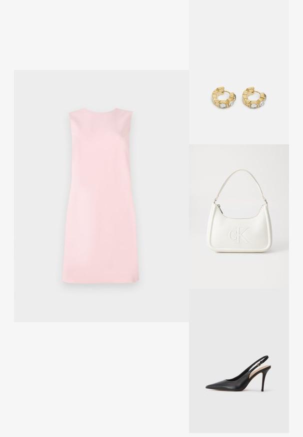 Hihaton mekko pehmeässä vaaleanpunaisessa kankaassa, jossa on yksinkertainen A-linjainen muoto, pyöreä kaula-aukko ja sileä, kuvioimaton tai koristelematon pinta.; Musta nahkainen slingback-korkokenkä, jossa on teräväkärkinen muotoilu, sileä pinta ja huolellinen hihna, jossa on metallikuva.; Valkoinen nahkalaukku, jossa on kaareva muotoilu, etupuolella kohokuvioitu "CK" -logo ja yksi olkahihna. Vetoketjukiinnitys ylhäällä.; Kultaiset ympyräkorvakorut, joissa on tekstiurakuviointi ja kolme kirkasta kristallikoristetta yhdellä puolella, tarjoavat modernin geometrisen estetiikan.