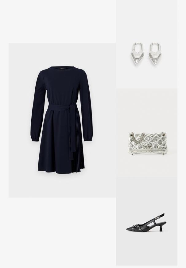 Navyblaues langärmliges Kleid aus weichem Stoff, mit taillierter Taille, einem Bindegürtel und einer auf einer Seite gefältelten Rockdetails.; Schwarzer Leder-Slingback-Schuh mit spitz zulaufender Zehenpartie, dekorativen Riemen mit METALLÖSEN und niedrigem Blockabsatz. Strukturelle Oberfläche.; Silberne metallische Handtasche mit Kettenhenkel, gestepptem Muster, dekorativer Naht und Reißverschluss. Verfügt über geprägte Akzente auf der Vorderseite.; Silberne herzförmige Vorhängeschlösser mit eingravierten "JA"- und "NEIN"-Texten, polierte Oberfläche, symmetrisches Design und einem robusten Metallverschluss.