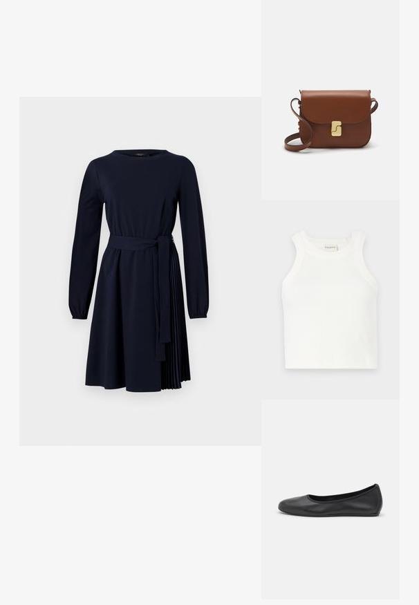 Mornarsko modra obleka z dolgimi rokavi iz mehkega materiala, ki ima tesen pas z zavezano pasom in nabrano krilo na eni strani.; Bela rebrasta majica bez rukava z širokimi naramnicami in oprijetim krojem. Ima majhen odtisnjen logo blizu roba.; Črne usnjene balerinke z zaobljenim nosom, gladko teksturo, minimalnimi šivi in fleksibilno zasnovo podplata.; Rjava usnjena torbica s poklopcem, zlato obarvani okovi, naramnica in gladka tekstura. Kompaktna pravokotna oblika.