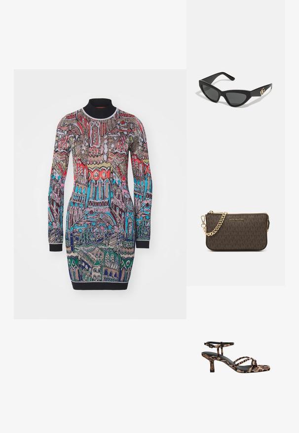 Pletena haljina s visokim izrezom, dugim rukavima i višebojnim uzorkom s složenim arhitektonskim dizajnima u nijansama crvene, plave i bež.; Sandal na visokoj peti s leopard uzorkom, kvadratnim vrhom, višestrukim trakama i srednjom petom. Napravljen od mekanog tekstilnog materijala.; Naočale u obliku mačjih očiju s okvirom od mat crne plastike, tamnim lećama i zlatnim logotipom na sljepočnici. Kutni dizajn i glatka tekstura.; Smeđa kožna torba preko ramena s uzorkom loga, zlatna lanac trakica, zatvaranje na patentni zatvarač i zlatni metalni detalji. Kompaktna i pravokutna forma.