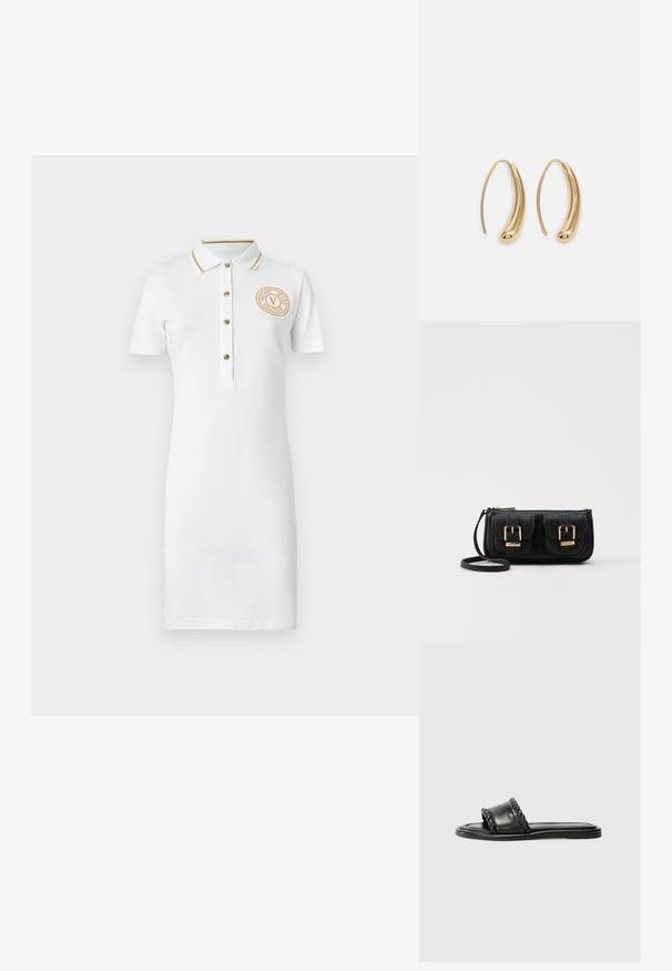 Bela polo haljina kratkih rukava, zlatni akcenti na ovratniku, pet zlatnih dugmadi i kružni logotip na lijevoj strani prsnog koša.; Crne kožne sandale s pletenim detaljem na remenu, ravnim potplatom i elegantnim dizajnom. Glatka tekstura i minimalistički profil.; Crna kožna torba preko ramena s dva prednja džepa, zlatnim kopčama, zatvaranjem na zip i uskim remenom. Teksturirana površina i kompaktan pravokutan oblik.; Zlatne metalne naušnice u obliku obruča s zakrivljenim, izduženim oblikom. Imaju glatku, sjajnu površinu i zaobljeni vrh za dodatni detalj.