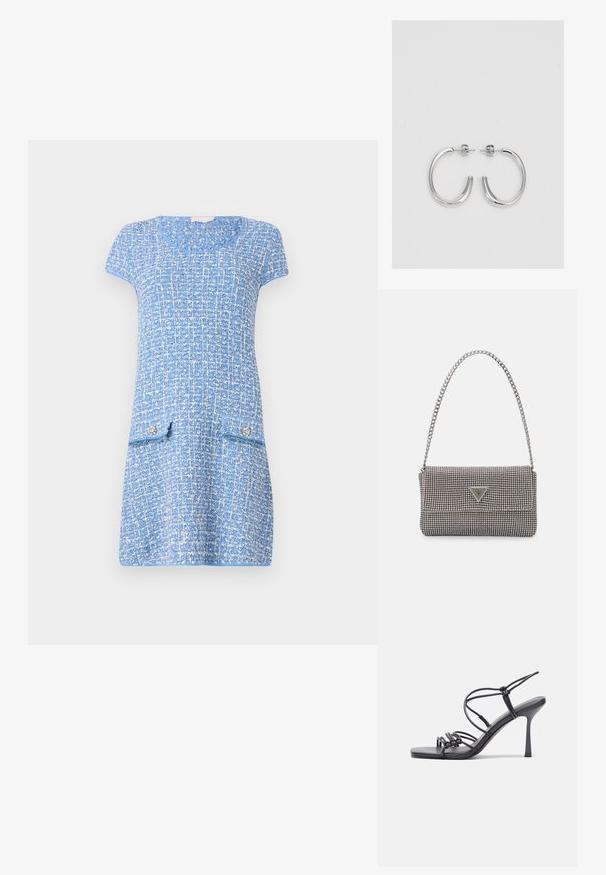 Vaaleansininen mekko, jossa on teksturoitu kuosi, lyhyet hihat, pyöreä kaula-aukko ja kaksi etutaskua koristepainikkeilla.; Mustat korkokengät sandaalit, joissa on ohuet hihnat solmittuna, sileä neliön muotoinen varvasosa ja tyylikäs stiletto-korko.; Vaalea harmaa metallinen käsilaukku, jossa on ketjusanka. Laukku on koristeltu pienillä pyöreillä metallikoruilla ja kolmion muotoisella brändilogolla.; Hopehopeet hopehopeet hopehopeet hopehopeet, jolla on sileä, kiiltävä pinta. Pyöreä muoto, kevyt rakenne, jossa on neulakiinnitys.
