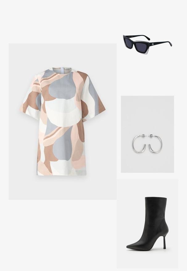 Šaty s krátkym rukávom s abstraktným vzorom v béžovej, šedej a jemne ružovej farbe. Vyrobené z ľahkého materiálu s okrúhlym výstrihom a zipsom na zadnej strane.; Čierna kožená členková topánka s špicatou špičkou, úzkym ihlovým podpätkom a hladkým povrchom, s minimalistickým dizajnom bez ozdôb.; Čierne oversized slnečné okuliare s geometrickým tvarom, s tmavými šošovkami a kontrastným šedým detailom na ráme. Logo na mostíku.; Strieborné kruhové náušnice s hladkým a lesklým povrchom. Okrúhly tvar, ľahký dizajn, s uzáverom na kolík.