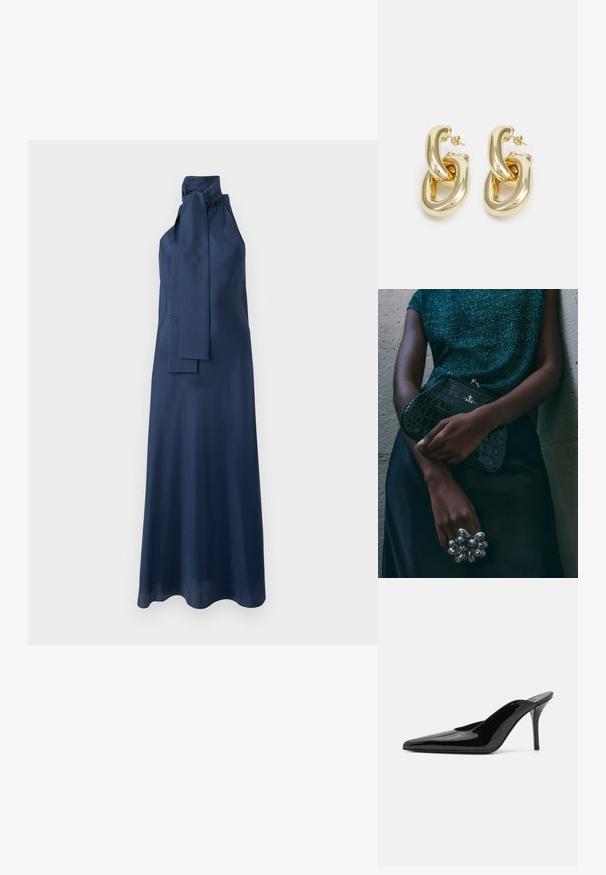 Navy-blaues Satin-Maxikleid mit hohem Kragen, seitlichem Banddetail und glatter Textur. Es verfügt über eine fließende Silhouette und ärmelloses Design.; Schwarze Lackleder-Pumps mit hohen Absätzen, spitzer Zehenform und schlanker Silhouette, mit offenem Rücken und schlankem Stiletto-Absatz.; Schwarze Clutch-Tasche im Kroko-Design mit silbernen Beschlägen, vor einem strukturierten grauen Hintergrund gehalten. Verfügt über eine glänzende Oberfläche.; Rabanne XL LINK  DOUBLE HOOP EARRINGS - Ohrringe - gold-coloured