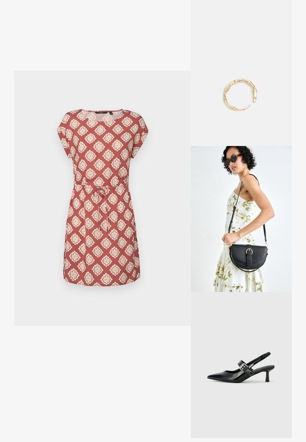 Červené šaty s krátkym rukávom a diamantovým vzorom v smotanovej farbe, s okrúhlym výstrihom a viazaním v páse na úpravu.; Čierne patentové kožené sandále na podpätku so špicatou špičkou a malým blokovým podpätkom, s dekoratívnou striebornou sponou na remienku.; Čierna kožená kabelka s zaobleným tvarom, odnímateľným popruhom a zlatými doplnkami. Kabelka má klopu s detailom s prackou.; Prsteň v zlatej farbe s organickým, skrúteným dizajnom, hladkým povrchom a zužujúcimi sa koncami, vytvárajúci moderný, sochársky vzhľad.