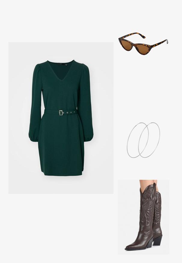 Roheline kleit V-dekoltee, pikkade puhvärvide ja vöökoha rõhuga. Valmistatud sujuvast kangast, sirge silueti ja lihtsa disainiga.; Pruunid nahast cowboy saapad terava varbaga ja plokk-kandaga, millel on detailne tikand ja kergelt tõstetud aktsendid varrel.; Kassi vormiga prillid musta ja oranži kilpkonnakujulise raami, pruunide läätsede ja elegantsete teravate otstega. Templi juures on minimaalne logo.; Hõbedased rõngastikkaehingad minimalistlikus disainis. Ümar kuju, sile tekstuur ja õhuke profiil. Kerged ning poleeritud viimistlusega.