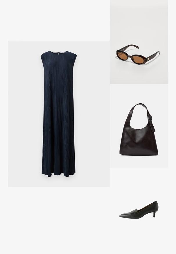Námořnický modrý skládací bezramínkový šaty s kulatým výstřihem, volnou siluetou a dlouhou délkou, vyrobené z texturované látky.; Černá kožená botka na podpatku s špičatou špičkou a dekoračním páskem. Má nízký stiletto podpatek a hladkou strukturu.; Hnědé želvovinové sluneční brýle s oválnými čočkami, tenkým rámem a malým kovovým akcentem na boku. Texturovaný a lesklý povrch.; Hnědá kožená taška přes rameno s hladkou texturou, zaobleným tvarem, širokým popruhem a kulatým kovovým akcentem na rukojeti.