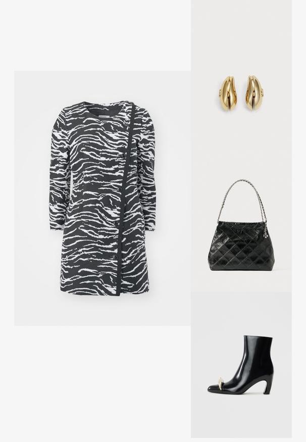 Haljina sa uzorkom zebre u crno-bijelim tonovima, dugih rukava, okruglog izreza i bočnim dugmadi. Posjeduje teksturiranu tkaninu i asimetrični dizajn.; Crne gležnjače od sjajne kože, s šiljatim vrhom i dekorativnim zlatnim i srebrnim elementom sprijeda. Dizajn s blok petom.; Crna prešivana kožna torba s ručkom od srebrnog lanca, sa strukturiranim dizajnom i glatkom teksturom.; Naušnice zlatne boje s fluidnim, zakrivljenim dizajnom. Svaka naušnica ima glatku površinu i mali zatvarač s ukrasnim detaljem.