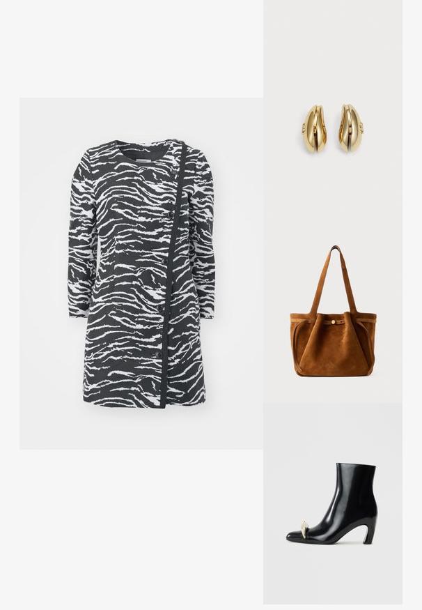 Haljina sa uzorkom zebre u crno-bijelim tonovima, dugih rukava, okruglog izreza i bočnim dugmadi. Posjeduje teksturiranu tkaninu i asimetrični dizajn.; Crne gležnjače od sjajne kože, s šiljatim vrhom i dekorativnim zlatnim i srebrnim elementom sprijeda. Dizajn s blok petom.; Smešnjak smeđi toaletni torba s dvostrukim ručkama, trakama za zakopčavanje i ležernim, blago opuštenim oblikom.; Naušnice zlatne boje s fluidnim, zakrivljenim dizajnom. Svaka naušnica ima glatku površinu i mali zatvarač s ukrasnim detaljem.