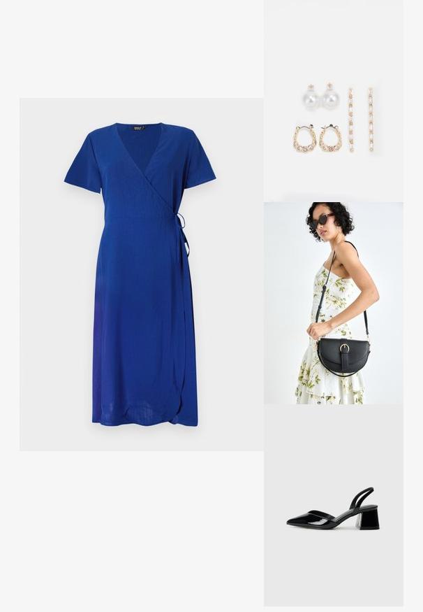 Rochie albastră, cu mâneci scurte, dintr-un material texturat, cu decolteu în V, detaliu cu legare pe lateral și un tiv care coboară sub genunchi.; Pantofi cu toc slingback din piele lacuită neagră, cu vârf ascuțit și toc geometric. Prezintă un design elegant, minimalist și o textură netedă.; Geantă din piele neagră, cu o formă curbată, curea detașabilă și accesorii aurii. Geanta are un capac cu un detaliu tip cataramă.; Trei perechi de cercei: cercei cu perle albe mari, cercei tip cerc din aur cu pietre clare și două cercei lungi, drepți, din aur cu detalii strălucitoare.