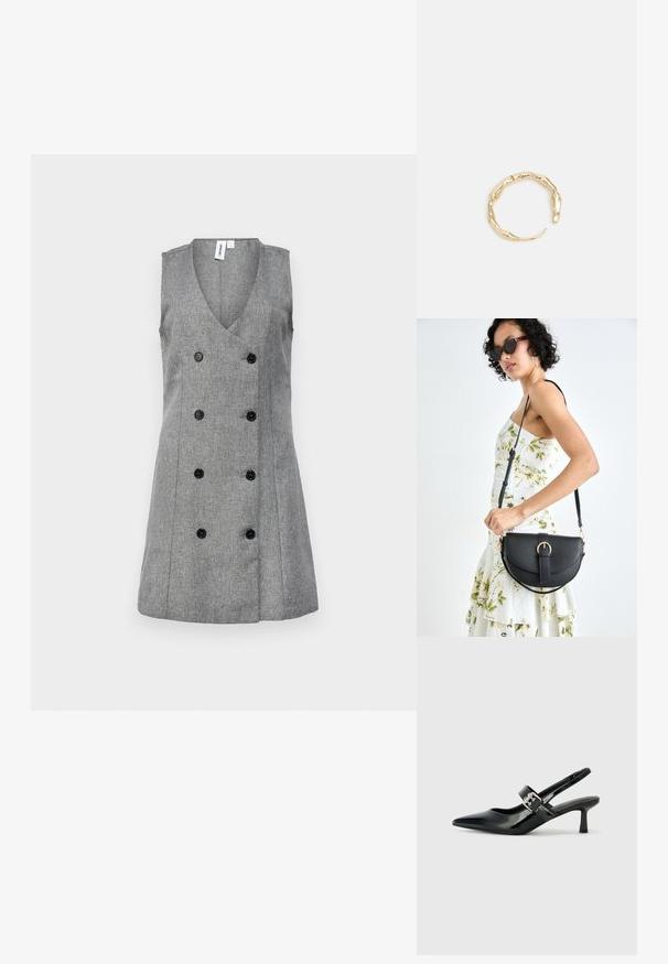 Siva haljina bez rukava s V-izrezom, dvostrukim kopčanjem, šest crnih dugmadi i strukturiranim oblikom. Tekstura tkanine s suptilnim uzorkom.; Crne lakirane slingback potpetice s oštrim prstom i malom blok petom, s naglaskom na srebrnoj kopči na remenu.; Crna kožna torba s lukovitim oblikom, odvojivim remenom i zlatnim detaljima. Torba ima preklop s kopčom.; Prsten u zlatnoj nijansi s organskim, uvijenim dizajnom, glatkom teksturom i suženim krajevima, koji stvara moderan, skulpturalni izgled.