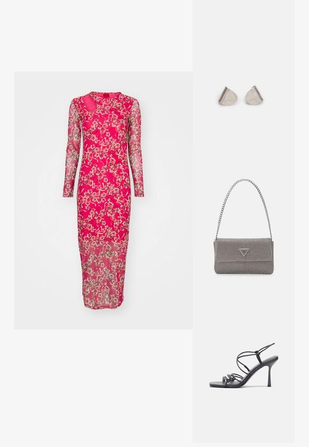 Robe longue et transparente de couleur rose avec un motif floral. Elle possède de longues manches, un col haut et une découpe sur le côté. Tissu fluide avec une silhouette ajustée.; Des sandales noires à talons hauts avec des fines lanières au design noué, un bout carré lisse et un talon aiguille élégant.; Sac à main en métal gris clair avec une bandoulière en chaîne, orné de petits clous métalliques ronds et d'un logo de marque triangulaire.; Boucles d'oreilles en métal argenté avec une forme larmoyante lisse et une finition polie. Des gravures subtiles ajoutent des détails. Design minimaliste.