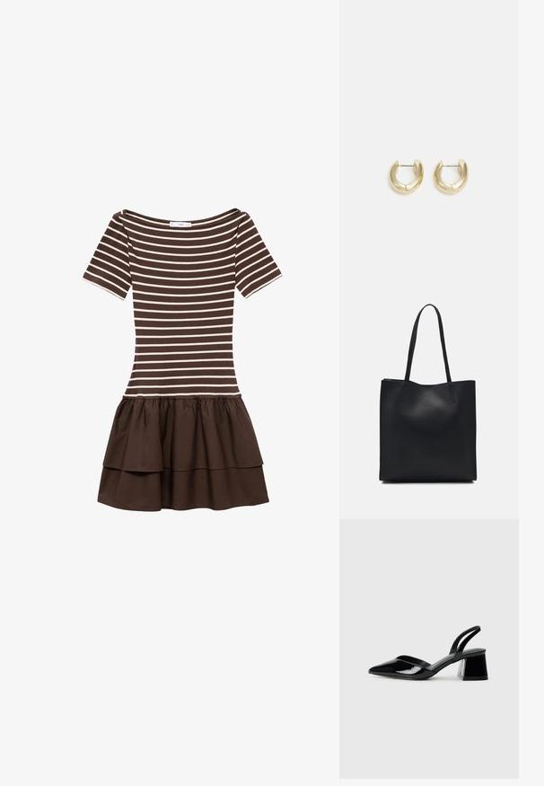 Kratka poletna obleka v rjavih in bež črtah s krožnim izrezom in plastičnim volančastim krilom.; Črne lakirane slingback pete s koničastim nosom in geometrijsko blokasto peto. Imajo eleganten, minimalističen dizajn in gladko teksturo.; Črna usnjena torba s svilnato teksturo, pravokotne oblike in dvema dolgima ročajema. Brez vidnih metalnih delov ali okrasnih elementov.; Zlato-tonirani uhani v obliki obroča z gladko, polirano površino. Imajo obliko polkroga in varno zaponko na peto.