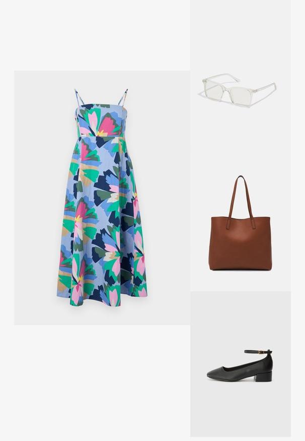 Vestido colorido de comprimento médio feito de um tecido leve. Apresenta uma base azul com grandes padrões florais em rosa, verde e azul-marinho. Alças ajustáveis.; Sandal de pele preta com bico pontiagudo e um salto bloco baixo. Apresenta uma tira no tornozelo com uma fivela em tom dourado. Textura suave.; Óculos quadrados de plástico transparente com lentes translúcidas, apresentando detalhes em dourado nas hastes.; Bolsa tote de couro castanho com uma textura suave, design de abertura superior e duas alças para o ombro. Apresenta costura mínima e sem hardware visível.