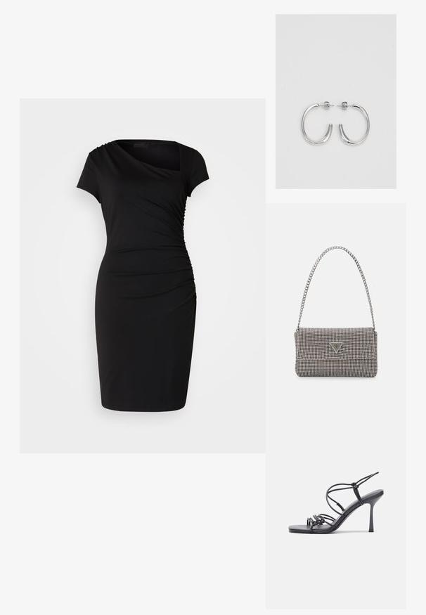 Vestido preto feito de tecido suave, com decote drapeado, mangas curtas, e detalhes com pregas nas laterais, apresentando uma silhueta ajustada.; As sandálias de salto alto pretas apresentam tiras finas com um design em nó, uma biqueira quadrada lisa e um elegante salto agulha.; Bolsa metálica cinza claro com uma alça de corrente, adornada com pequenos rebites metálicos circulares e um logótipo triangular da marca.; Brincos de argola prateados com um acabamento suave e brilhante. Forma arredondada, design leve, com fecho de pino.