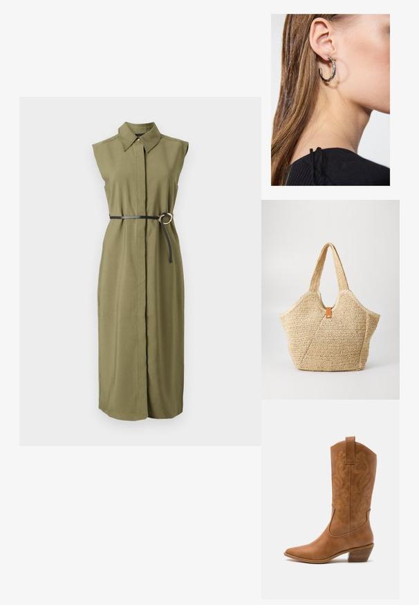 Olive zielona sukienka bez rękawów z kołnierzykiem, wcięta w talii czarnym paskiem z okrągłą metalową klamrą i bocznymi rozporkami.; Brązowe skórzane kowbojki z wyciągniętym nosem, haftowanymi wzorami spiralnymi na cholewie oraz blokowym obcasem. Posiadają pętlę ułatwiającą zakładanie.; Duża torba plażowa z teksturowanym, beżowym wykończeniem i dwiema szerokimi rączkami. Posiada skórzany pasek akcentujący do zamykania.; Srebrny kolczyk w kształcie koła z polerowanym wykończeniem, z małymi złotymi akcentami, noszony na płatku ucha.