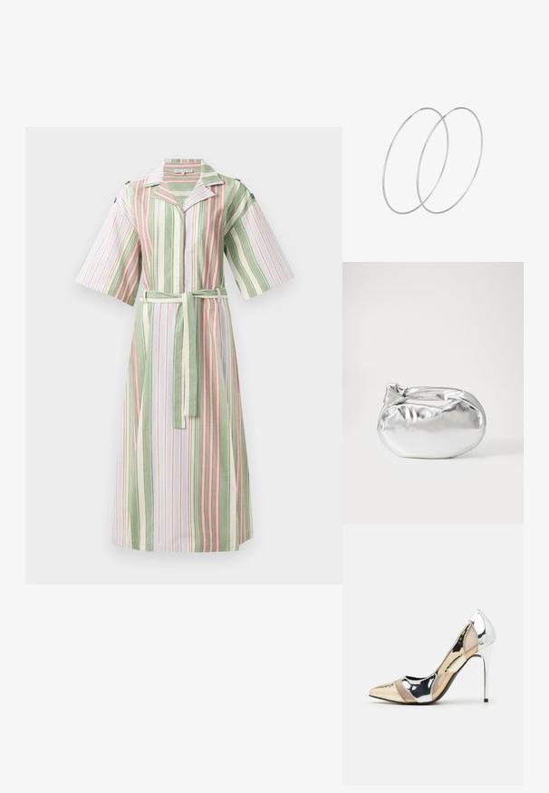 Pasujo obleko s črtami v zelenih, belih in rožnatih navpičnih črtah, kratkimi rokavi, ovratnikom in ujemajočim se pasom v pasu.; Čevlji z visoko peto in konico, v barvni kombinaciji srebrne, zlate in nude. Sijajna obdelava z izrezljanim dizajnom, z igličasto peto.; Srebrna kovinska torbica z mehko, zaobljeno obliko in zavezano zgornjo zaporo. Narejena iz gladkega umetnega usnja.; Srebrne uhane v obliki obroča z minimalističnim dizajnom. Krožna oblika, gladka tekstura in tanek profil. Lahki s poliranim zaključkom.