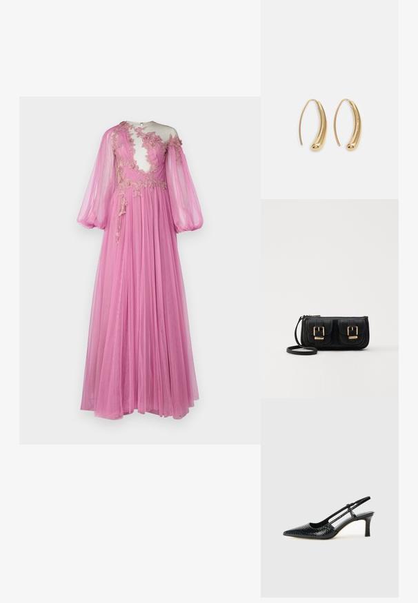 Dlhé ružové šaty z priesvitnej látky, s priesvitným korzetom s kvetinovou výšivkou, balónovými rukávmi a splývavou sukňou.; Čierne patentové slingback topánky na ihlovom podpätku s špicatou špičkou, s textúrovaným hadím vzorom, nastaviteľným popruhom a krátkym, textúrovaným blokovým podpätkom.; Čierna kožená crossbody taška s dvoma prednými vreckami, zlatými sponami, zipsovým uzatváraním a úzkym popruhom. Štruktúrovaný povrch a kompaktný obdĺžnikový tvar.; Náušnice vo forme zlatých kovových kruhov s zakriveným, predĺženým tvarom. Majú hladký, lesklý povrch a zaoblený koniec pre pridanie detailu.
