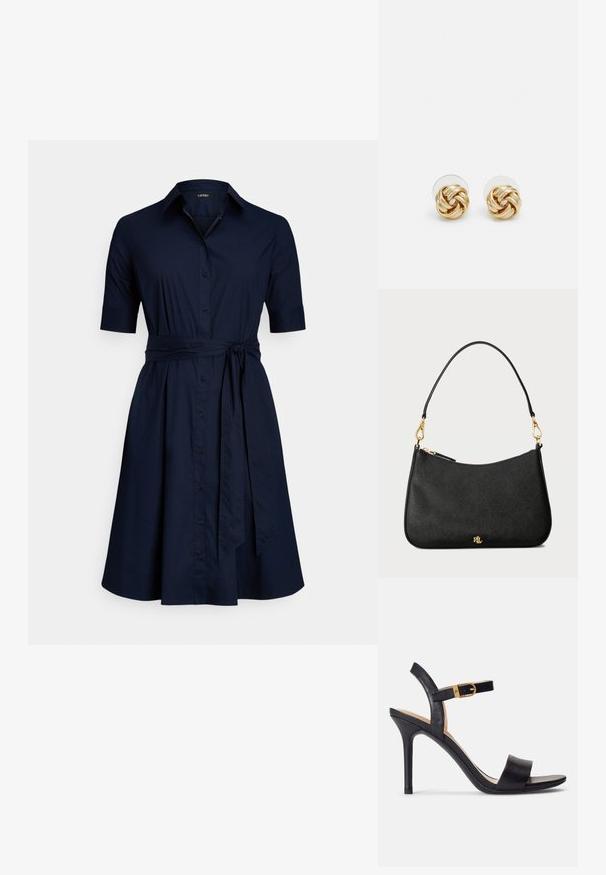 Obleka s srajčnimi rokavi, gumbi spredaj, ovratnikom in pasom za zavezovanje v mornarsko modri barvi.; Črne sandale z visokimi petami, ki imajo gladek usnjen zgornji del, odprto točko in enostavni trak z zlatim zaponko.; Črna usnjena torbica s strukturiranim dizajnom, ki vključuje zadrgo, nastavljiv trak in zlate dodatke.; Klavirske uhani v zlatem tonu s zvitim dizajnom. Vsak uhán je opremljen s krožno prozorno podlago za zagotavljanje varne nošnje.