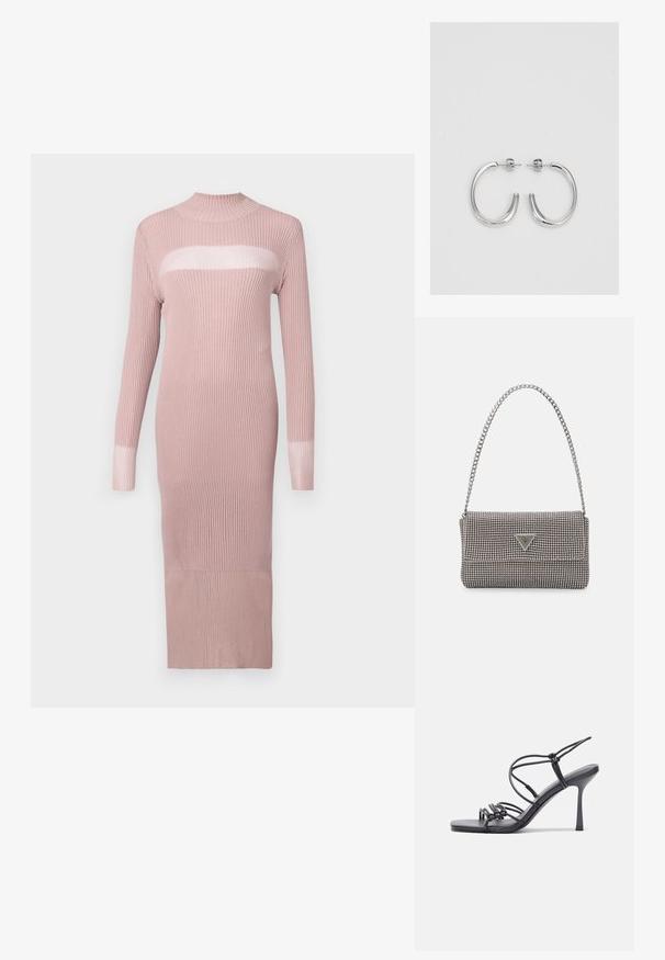 Abito a maglia a maniche lunghe in morbido rosa, con un colletto a taglio dritto e un pannello trasparente orizzontale sul petto. Silhouette aderente.; Sandali neri con tacco alto presentano sottili cinturini con design annodato, una punta quadrata liscia e un elegante tacco a spillo.; Borsa a mano metallica grigia chiara con tracolla a catena, impreziosita da piccoli chiodi metallici circolari e da un logo triangolare del marchio.; Orecchini a cerchio in argento con una finitura liscia e lucente. Forma arrotondata, design leggero, con chiusura a perno.