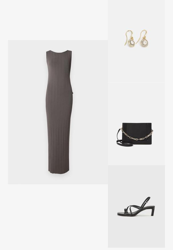 Sivý rebrovaný pletený šaty bez rukávov, s okrúhlym výstrihom a rovno strihaným, dlhým strihom až na podlahu.; Čierne sandále na vysokom podpätku so štvorcovou špičkou a nízkym blokovým podpätkom. Obsahujú viacero tenkých popruhov a nastaviteľný členkový popruh. Vyrobené z hladkej kože.; Čierna kožená crossbody taška s hladkou textúrou, obdĺžnikovým tvarom a kovovým reťazovým detailom na prednej strane. Súčasťou je nastaviteľný popruh.; Náušnice zlatého odtieňa s oválnymi čírymi kryštáli obklopenými menšími čírými kameňmi, s háčikovým dizajnom pre bezpečné nosenie.