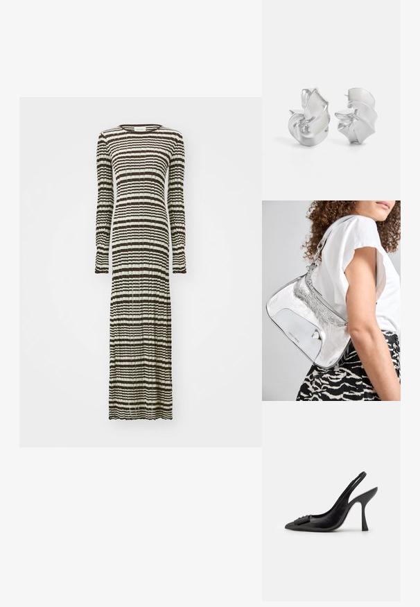 Lång klänning med långa ärmar, med ett randigt mönster i mörkbrunt och krämfärgat. Tillverkad av ett strukturerat, plisserat tyg.; Svart lädersandal med spetsig tå, smal hög klack och en dekorativ rosettdetalj. Slät yta och elegant design.; Silver metallisk axelväska med en slät yta, böjd design, kedjesnodd och en polerad framsida med en subtil loggogravering.; Silverörhängen med en flödande, spiraldesign. Slät textur med en polerad yta. Har en subtil glans och inga synliga dekorationer.