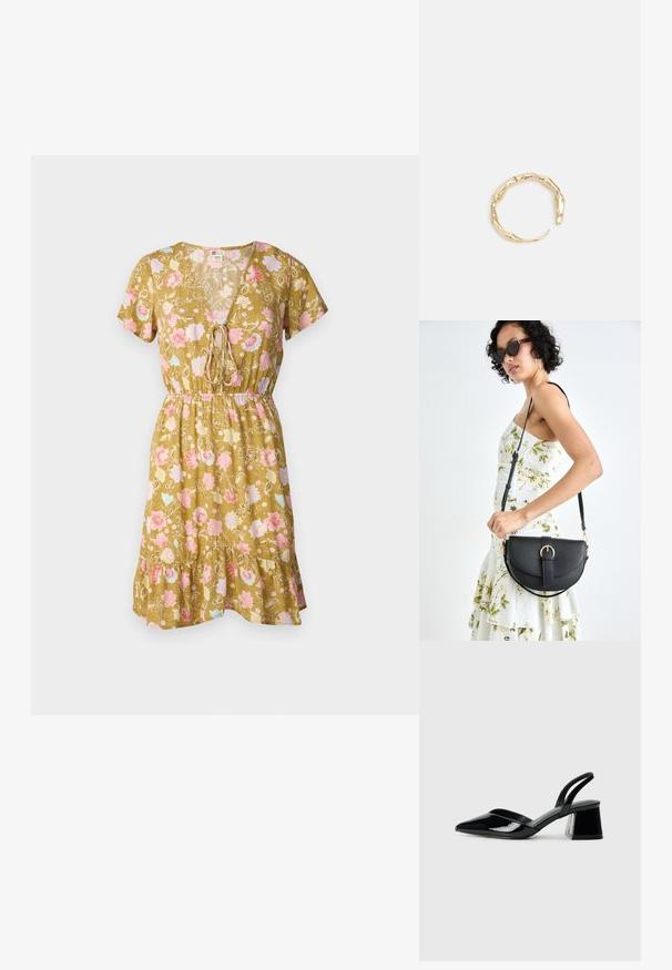 Vestido floral de cuello en V en verde oliva, con mangas cortas, cintura con cordón y un dobladillo con volantes decorado con patrones de flores en rosa y azul.; Zapatos de tacón slingback de charol negro con punta afilada y tacón geométrico en bloque. Presentan un diseño elegante y minimalista, así como una textura suave.; Bolso de piel negra con forma curva, correa desmontable y herrajes dorados. El bolso cuenta con una solapa con un detalle de hebilla.; Anillo en tono dorado con un diseño orgánico y retorcido, con una textura suave y extremos cónicos, creando una apariencia moderna y escultórica.