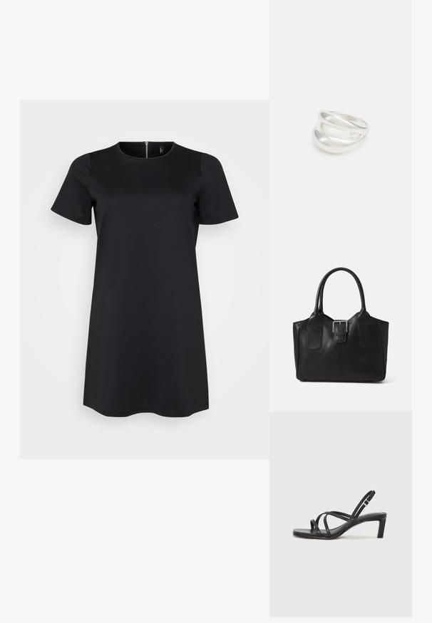 Schwarzes Kurzarmkleid mit rundem Ausschnitt und Reißverschluss auf der Rückseite. Hergestellt aus einem glatten, dehnbaren Stoff für maximalen Komfort.; Schwarze Sandale mit Riemchen, quadratischer Zehenform und niedrigem Blockabsatz. Verfügt über mehrere dünne Riemen und einen verstellbaren Knöchelriemen. Hergestellt aus glattem Leder.; Schwarze Leder-Tote mit glatter Textur, strukturiertem Design, zwei Griffen und einem auffälligen silbernen Schnallen-Detail auf der Vorderseite.; Silberner Doppelring mit einer glatten, polierten Oberfläche. Verfügt über ein fließendes, kurviges Design mit überlappenden Abschnitten für einen modernen Look.