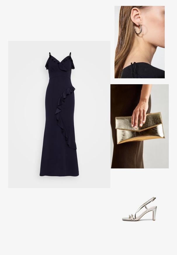 Μπλέ σκούρο βραδινό φόρεμα με λεπτές τιράντες, πτυχώσεις στην λαιμόκοψη και πλευρική λεπτομέρεια πτυχών, κατασκευασμένο από μαλακό ύφασμα.; Μεταλλική ασημί ψηλοτάκουνη σάνταλ με ανοιχτό μπροστινό μέρος, που διαθέτει τρεις λεπτές λουρίδες κατά μήκος του ποδιού και λουρί στον αστράγαλο με αγκράφα.; Χρυσή μεταλλική τσάντα clutch με λεία επιφάνεια, διαθέτει τριγωνική κλείσιμο. Το χέρι που την κρατά έχει καλοσχηματισμένα νύχια.; Ασημένιο σκουλαρίκι κρίκος με γυαλιστερή φινίρισμα, που διαθέτει μικρές χρυσές λεπτομέρειες και στρογγυλό σχήμα, φορεμένο στον λοβό.