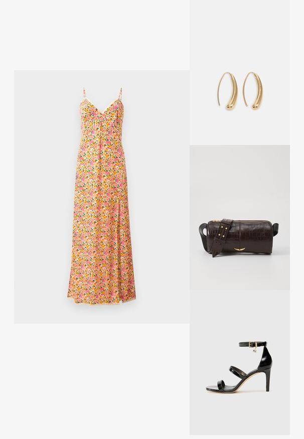 Blumiges Maxikleid mit schmalen Trägern, das ein pinkes, orangefarbenes und grünes Muster zeigt. Leichter Stoff mit fließendem Design und V-Ausschnitt.; Schwarze Lackleder-Sandale mit drei Riemen, Knöchelriemen und 10 cm hohen Stiletto-Absatz. Verfügt über goldfarbene Hardware-Details und ein Logo-Charm.; Braune, krokodilgeprägte Lederhandtasche mit zylindrischer Form, goldfarbener Hardware und einem abnehmbaren Tragegurt mit Nieten.; Goldfarbene Metall-Hoops mit einer geschwungenen, länglichen Form. Sie verfügen über eine glatte, glänzende Oberfläche und eine abgerundete Spitze für zusätzliche Details.